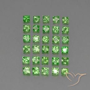 Shop natural 2.66ct ライブリーグリーン ツァボライトガーネット gems, 四角形, from タンザニア at GemSelect. In stock, global shipping!