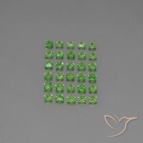 Shop natural 2.66ct ライブリーグリーン ツァボライトガーネット gems, 四角形, from タンザニア at GemSelect. In stock, global shipping!