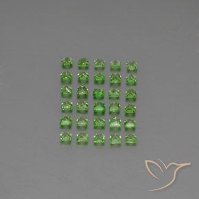 Shop natural 2.67ct ライブリーグリーン ツァボライトガーネット gems, 四角形, from タンザニア at GemSelect. In stock, global shipping!