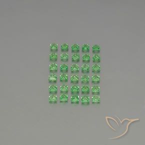 Shop natural 2.36ct エレクトリックグリーン ツァボライトガーネット gems, 四角形, from タンザニア at GemSelect. In stock, global shipping!
