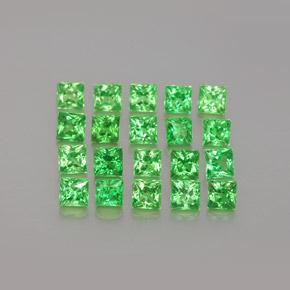カラットの天然グリーンツァボライトガーネット（2.1×2.1 mm・四角）