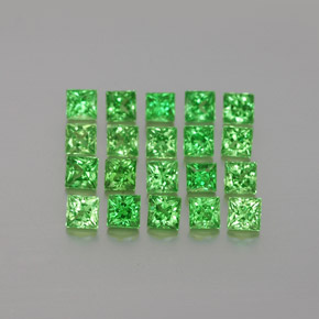 カラットの天然グリーンツァボライトガーネット（2.3×2.3 mm・四角）