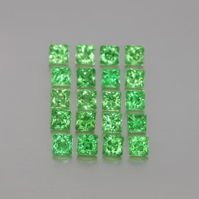 カラットの天然グリーンツァボライトガーネット（2.2×2.2 mm・四角）