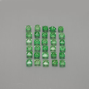 1.62カラットの天然鮮やかなグリーンツァボライトガーネット（2×1.9 mm・四角）