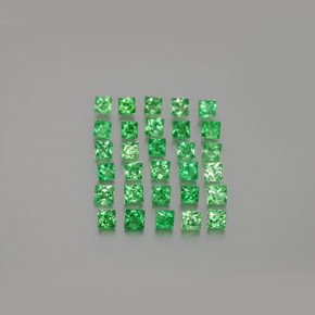 2.05カラットの天然鮮やかなグリーンツァボライトガーネット（2.2×2.1 mm・四角）
