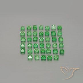 Shop natural 1.68ct ミディアムグリーン ツァボライトガーネット gems, 四角形, from タンザニア at GemSelect. In stock, global shipping!