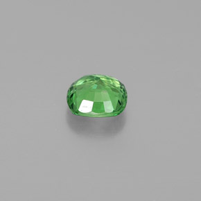 0.48カラットの天然グリーンツァボライトガーネット（4.7×4.6 mm・クッションカット）