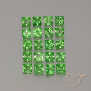 Shop natural 1.34ct ライブリーグリーン ツァボライトガーネット gems, 四角形, from タンザニア at GemSelect. In stock, global shipping!