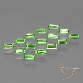 Shop natural 1.82ct ライブリーグリーン ツァボライトガーネット gems, バゲット, from タンザニア at GemSelect. In stock, global shipping!