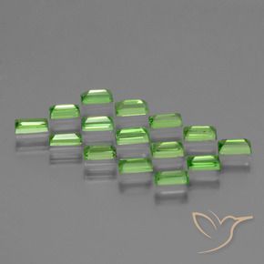Shop natural 1.82ct ライブリーグリーン ツァボライトガーネット gems, バゲット, from タンザニア at GemSelect. In stock, global shipping!