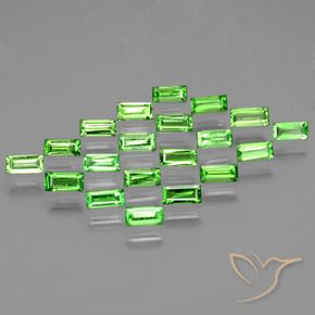 Shop natural 2.19ct ライブリーグリーン ツァボライトガーネット gems, バゲット, from タンザニア at GemSelect. In stock, global shipping!