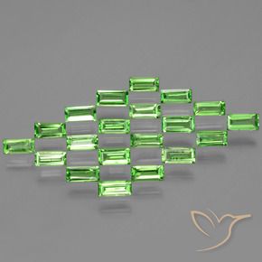 Shop natural 2.08ct ライブリーグリーン ツァボライトガーネット gems, バゲット, from タンザニア at GemSelect. In stock, global shipping!