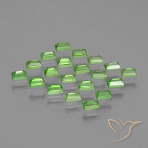 Shop natural 1.95ct ライブリーグリーン ツァボライトガーネット gems, バゲット, from タンザニア at GemSelect. In stock, global shipping!