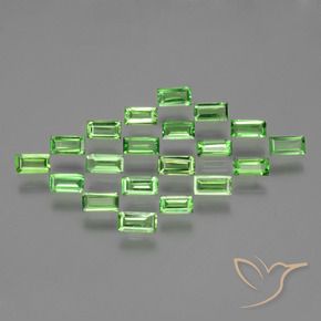 Shop natural 2.36ct ライブリーグリーン ツァボライトガーネット gems, バゲット, from タンザニア at GemSelect. In stock, global shipping!