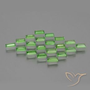 Shop natural 2.36ct ライブリーグリーン ツァボライトガーネット gems, バゲット, from タンザニア at GemSelect. In stock, global shipping!