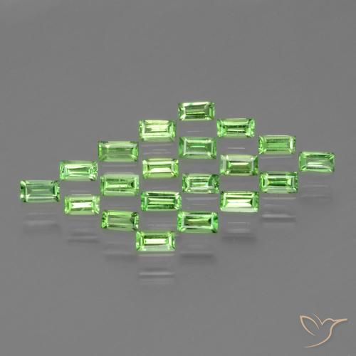 Shop natural 1.18ct ライブリーグリーン ツァボライトガーネット gems, バゲット, from タンザニア at GemSelect. In stock, global shipping!