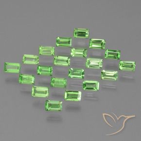 Shop natural 1.66ct ライブリーグリーン ツァボライトガーネット gems, バゲット, from タンザニア at GemSelect. In stock, global shipping!