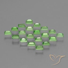 Shop natural 1.73ct ライブリーグリーン ツァボライトガーネット gems, バゲット, from タンザニア at GemSelect. In stock, global shipping!