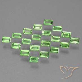 Shop natural 1.33ct ライブリーグリーン ツァボライトガーネット gems, バゲット, from タンザニア at GemSelect. In stock, global shipping!