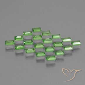 Shop natural 1.33ct ライブリーグリーン ツァボライトガーネット gems, バゲット, from タンザニア at GemSelect. In stock, global shipping!