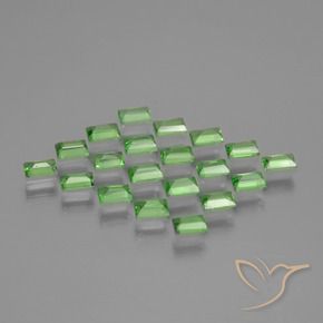 Shop natural 1.58ct ライブリーグリーン ツァボライトガーネット gems, バゲット, from タンザニア at GemSelect. In stock, global shipping!