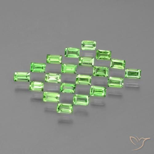 Shop natural 1.57ct ライブリーグリーン ツァボライトガーネット gems, バゲット, from タンザニア at GemSelect. In stock, global shipping!