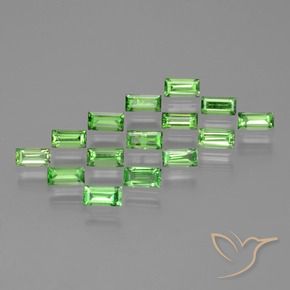 Shop natural 2.40ct ライブリーグリーン ツァボライトガーネット gems, バゲット, from タンザニア at GemSelect. In stock, global shipping!