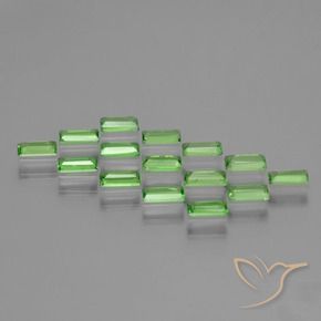 Shop natural 1.46ct ライブリーグリーン ツァボライトガーネット gems, バゲット, from タンザニア at GemSelect. In stock, global shipping!