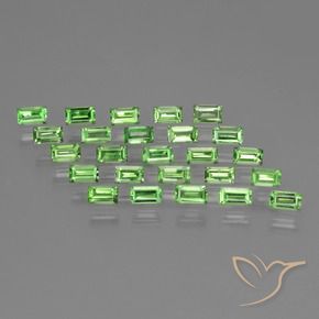 Shop natural 1.89ct ライブリーグリーン ツァボライトガーネット gems, バゲット, from タンザニア at GemSelect. In stock, global shipping!