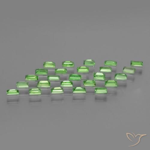 Shop natural 1.62ct ライブリーグリーン ツァボライトガーネット gems, バゲット, from タンザニア at GemSelect. In stock, global shipping!