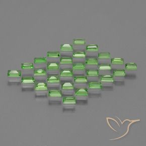 Shop natural 1.89ct ライブリーグリーン ツァボライトガーネット gems, バゲット, from タンザニア at GemSelect. In stock, global shipping!