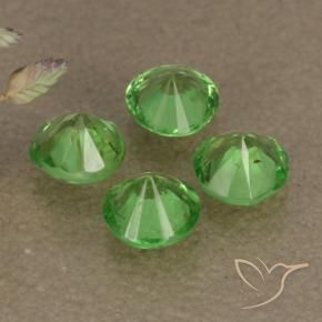 Shop natural 0.94ct ライブリーグリーン ツァボライトガーネット gems, ラウンド, from タンザニア at GemSelect. In stock, global shipping!