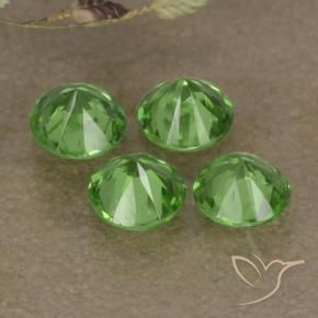 Shop natural 0.93ct ライブリーグリーン ツァボライトガーネット gems, ラウンド, from タンザニア at GemSelect. In stock, global shipping!