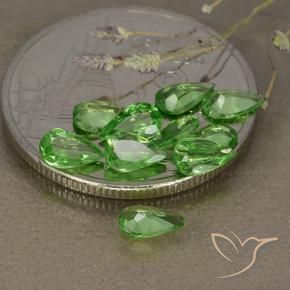 Shop natural 1.54ct ミディアムグリーン ツァボライトガーネット gems, 洋梨の形, from タンザニア at GemSelect. In stock, global shipping!