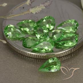 Shop natural 1.79ct ライブリーグリーン ツァボライトガーネット gems, 洋梨の形, from タンザニア at GemSelect. In stock, global shipping!