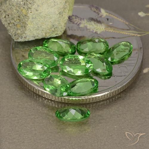 Shop natural 1.93ct 鮮やかなグリーン ツァボライトガーネット gems, 楕円形, from タンザニア at GemSelect. In stock, global shipping!