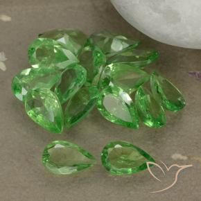 Shop natural 2.81ct ライブリーグリーン ツァボライトガーネット gems, 洋梨の形, from タンザニア at GemSelect. In stock, global shipping!