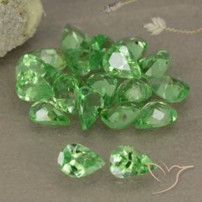 Shop natural 2.85ct ライブリーグリーン ツァボライトガーネット gems, 洋梨の形, from タンザニア at GemSelect. In stock, global shipping!