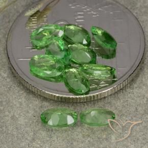 Shop natural 2.09ct ミディアムグリーン ツァボライトガーネット gems, 楕円形, from タンザニア at GemSelect. In stock, global shipping!