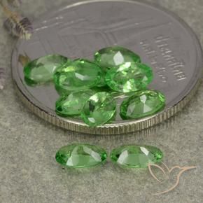 Shop natural 2.21ct ライブリーグリーン ツァボライトガーネット gems, 楕円形, from タンザニア at GemSelect. In stock, global shipping!