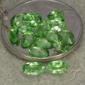 Shop natural 3.01ct ライブリーグリーン ツァボライトガーネット gems, 楕円形, from タンザニア at GemSelect. In stock, global shipping!
