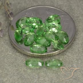 Shop natural 3.01ct ライブリーグリーン ツァボライトガーネット gems, 楕円形, from タンザニア at GemSelect. In stock, global shipping!