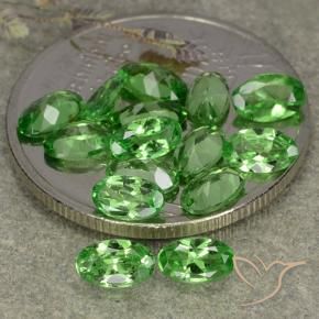 Shop natural 3.22ct ライブリーグリーン ツァボライトガーネット gems, 楕円形, from タンザニア at GemSelect. In stock, global shipping!