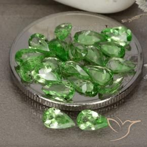 Shop natural 3.04ct ライブリーグリーン ツァボライトガーネット gems, 洋梨の形, from タンザニア at GemSelect. In stock, global shipping!