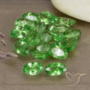 Shop natural 4.86ct 濃いグリーン ツァボライトガーネット gems, 楕円形, from タンザニア at GemSelect. In stock, global shipping!