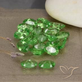 Shop natural 4.86ct 濃いグリーン ツァボライトガーネット gems, 楕円形, from タンザニア at GemSelect. In stock, global shipping!