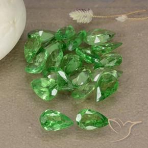 Shop natural 3.30ct ミディアムグリーン ツァボライトガーネット gems, 洋梨の形, from タンザニア at GemSelect. In stock, global shipping!