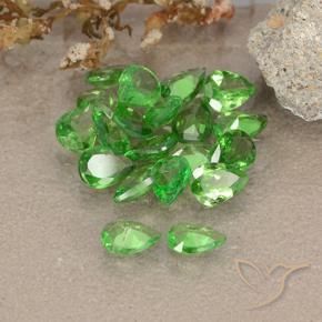 Shop natural 2.46ct 鮮やかなグリーン ツァボライトガーネット gems, 洋梨の形, from タンザニア at GemSelect. In stock, global shipping!