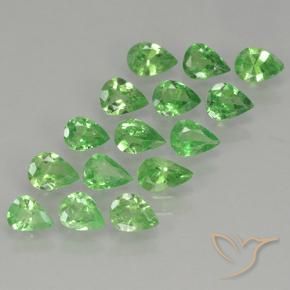 Shop natural 2.49ct ライブリーグリーン ツァボライトガーネット gems, 洋梨の形, from タンザニア at GemSelect. In stock, global shipping!