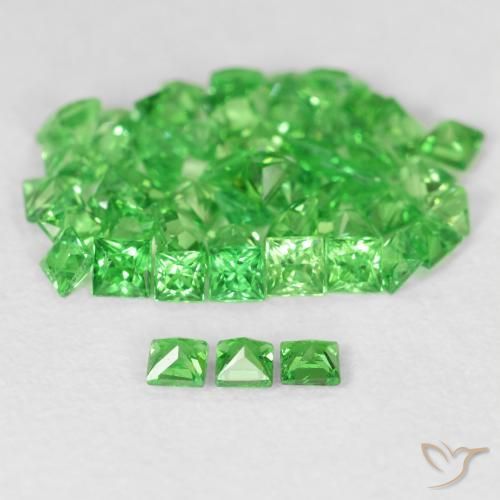 Shop natural 2.13ct ライブリーグリーン ツァボライトガーネット gems, 四角形, from タンザニア at GemSelect. In stock, global shipping!
